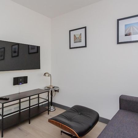 Stylish 1 Bedroom Apartment In Holborn In A Great Location 런던 외부 사진