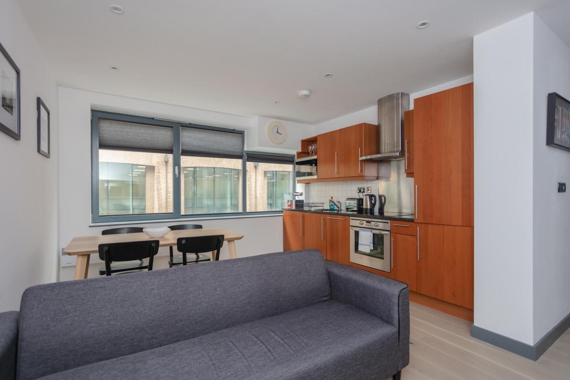 Stylish 1 Bedroom Apartment In Holborn In A Great Location 런던 외부 사진